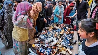Festive Atmosphere: In many Muslim countries, Ramadan is a festive time of the year with lights and decorations adorning the streets and buildings. (AFP) Festive Atmosphere: In many Muslim countries, Ramadan is a festive time of the year with lights and decorations adorning the streets and buildings. (AFP)