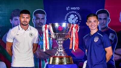 Goa: Pritam Kotal of ATK Mohun Bagan and Sunil Chhetri of Bengaluru FC pose for a picture with the trophy during the Hero Indian Super League 2022 -23 final pre - match Press conference of ATK Mohun Bagan, in Goa, Friday, March 17, 2023. (PTI Photo) (PTI03_17_2023_000217B) (PTI) Goa: Pritam Kotal of ATK Mohun Bagan and Sunil Chhetri of Bengaluru FC pose for a picture with the trophy during the Hero Indian Super League 2022 -23 final pre - match Press conference of ATK Mohun Bagan, in Goa, Friday, March 17, 2023. (PTI Photo) (PTI03_17_2023_000217B) (PTI)
