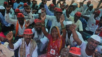 Thane, India - March 17, 2023: Farmers halt at Vasind Village in Shahapur Taluka of Thane district after they had started a long foot march as a protest under the leadership of Akhil Bharatiya Kisan Sabha (AIKS) from Nashik to Mumbai during the ongoing Maharashtra Budget Session for their various demands, in Thane, India, on Friday, March 17, 2023. (Praful Gangurde/HT Photo) (HT PHOTO) Thane, India - March 17, 2023: Farmers halt at Vasind Village in Shahapur Taluka of Thane district after they had started a long foot march as a protest under the leadership of Akhil Bharatiya Kisan Sabha (AIKS) from Nashik to Mumbai during the ongoing Maharashtra Budget Session for their various demands, in Thane, India, on Friday, March 17, 2023. (Praful Gangurde/HT Photo) (HT PHOTO)