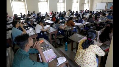 The admit cards for the 38th SET exam to be conducted in 17 cities of Maharashtra and Goa are made available to candidates’ login from March 16. (HT PHOTO)