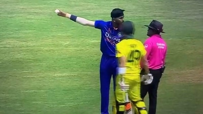 Hardik Pandya having a word with the umpire during India vs Australia 1st ODI