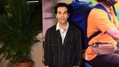 Rajkummar Rao, who will now be seen in Anubhav Sinha's Bheed, also came to cheer for Zwigato. The film revolves around the struggles of a food-delivery boy and his family. (Varinder Chawla) Rajkummar Rao, who will now be seen in Anubhav Sinha's Bheed, also came to cheer for Zwigato. The film revolves around the struggles of a food-delivery boy and his family. (Varinder Chawla)