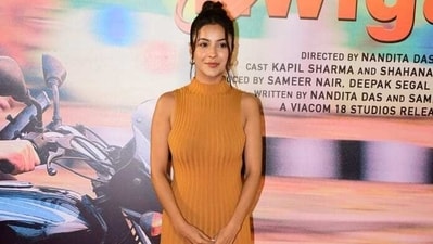 Shehnaaz Gill, who had recently interviewed Kapil Sharma on her online chat show, also attended the screening. She was spotted in a beige dress. (Varinder Chawla) Shehnaaz Gill, who had recently interviewed Kapil Sharma on her online chat show, also attended the screening. She was spotted in a beige dress. (Varinder Chawla)