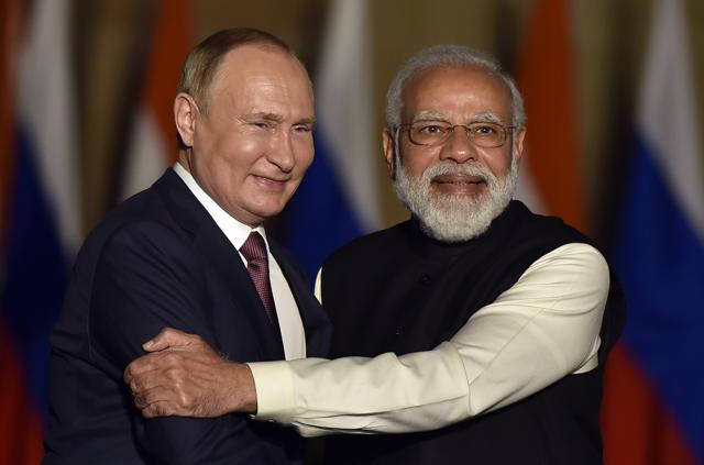 Prime Minister Narendra Modi with Russian President Vladimir Putin on December 6, 2021. (Sanjeev Verma/HT PHOTO) Prime Minister Narendra Modi with Russian President Vladimir Putin on December 6, 2021. (Sanjeev Verma/HT PHOTO)