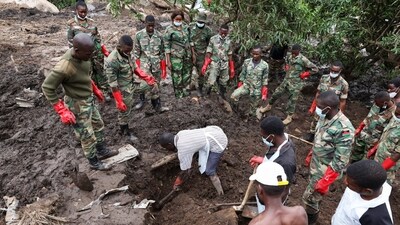 Locals dig for bodies of victims with the help of the Malawi Army in Chimwankhunda township after the aftermath of Tropical Cyclone Freddy in Blantyre, Malawi, on March 17. Cyclone Freddy has ravaged southern Africa since late February, when it pummeled Mozambique, Madagascar, and Réunion. It then looped back on to the mainland after regaining strength over the Mozambique Channel, reported AP. (Esa Alexander / Reuters) Locals dig for bodies of victims with the help of the Malawi Army in Chimwankhunda township after the aftermath of Tropical Cyclone Freddy in Blantyre, Malawi, on March 17. Cyclone Freddy has ravaged southern Africa since late February, when it pummeled Mozambique, Madagascar, and Réunion. It then looped back on to the mainland after regaining strength over the Mozambique Channel, reported AP. (Esa Alexander / Reuters)
