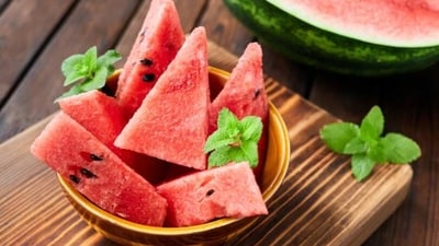 Watermelon: Watermelon contains glutathione, an antioxidant that helps strengthen the immune system and reduces the risk of infections. (Unsplash) Watermelon: Watermelon contains glutathione, an antioxidant that helps strengthen the immune system and reduces the risk of infections. (Unsplash)