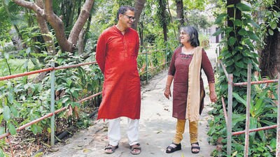 Mumbai, India - March 16, 2023: Indian English poet, novelist and story writer Jerry Pinto walks with Dr. Mary Ann Muckaden, at King George V Memorial Charitable Organization, Mahalaxmi, in Mumbai, India, on Thursday, March 16, 2023. (Photo by Bhushan Koyande/HT Photo) (HT PHOTO) Mumbai, India - March 16, 2023: Indian English poet, novelist and story writer Jerry Pinto walks with Dr. Mary Ann Muckaden, at King George V Memorial Charitable Organization, Mahalaxmi, in Mumbai, India, on Thursday, March 16, 2023. (Photo by Bhushan Koyande/HT Photo) (HT PHOTO)