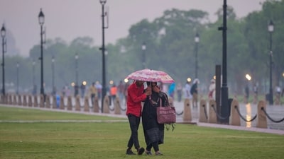 At 6 pm, Delhi's air quality index (AQI) was recorded in the 'moderate' category at 170. (PTI)
