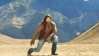 Salman Khan dances to Naiyo Lagda from his upcoming film Kisi Ka Bhai Kisi Ki Jaan. Salman Khan dances to Naiyo Lagda from his upcoming film Kisi Ka Bhai Kisi Ki Jaan.