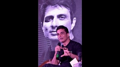 Sonu Sood interacting with FICCIFLO members on Saturday. (Gurpreet Singh/ HT photo) Sonu Sood interacting with FICCIFLO members on Saturday. (Gurpreet Singh/ HT photo)
