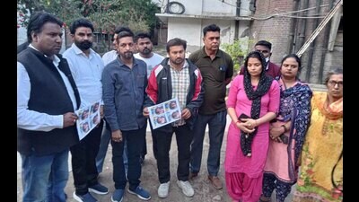 The victim’s wife and members of the NGO giving details about the attack in Ludhiana on Saturday. (HT photo) The victim’s wife and members of the NGO giving details about the attack in Ludhiana on Saturday. (HT photo)