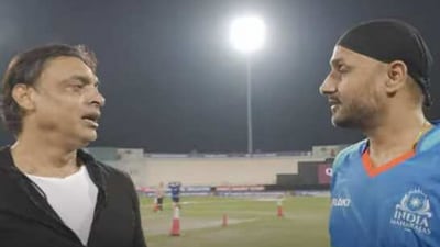 Shoaib Akhtar (L) with Harbhajan Singh (YouTube/Shoaib Akhtar) Shoaib Akhtar (L) with Harbhajan Singh (YouTube/Shoaib Akhtar)
