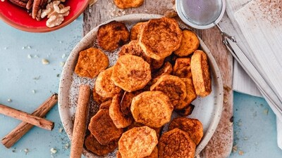 During Navratri, many people choose to fast, and it's important to consume healthy and nutritious foods to maintain energy levels throughout the day. Here are some healthy alternatives to deep-fried snacks that you can include in your Navratri fasting diet: (Unsplash) During Navratri, many people choose to fast, and it's important to consume healthy and nutritious foods to maintain energy levels throughout the day. Here are some healthy alternatives to deep-fried snacks that you can include in your Navratri fasting diet: (Unsplash)