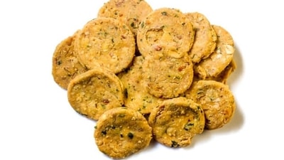 Baked Mathri: Mathris can be made with whole wheat flour and baked instead of deep-fried. You can add some ajwain and sesame seeds for flavour. (Unsplash) Baked Mathri: Mathris can be made with whole wheat flour and baked instead of deep-fried. You can add some ajwain and sesame seeds for flavour. (Unsplash)