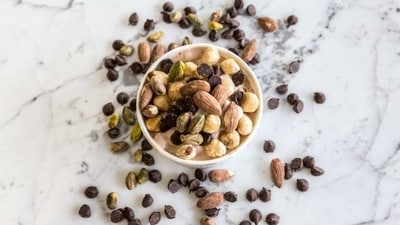 Nuts: The Nutritious Snack with Immune-Boosting BenefitsNuts are an excellent source of protein and healthy fats. They’re also a good source of zinc, which supports immune function. Almonds, for example, contain high levels of vitamin E, another nutrient shown to have immune-boosting benefits. (Pexels) Nuts: The Nutritious Snack with Immune-Boosting BenefitsNuts are an excellent source of protein and healthy fats. They’re also a good source of zinc, which supports immune function. Almonds, for example, contain high levels of vitamin E, another nutrient shown to have immune-boosting benefits. (Pexels)