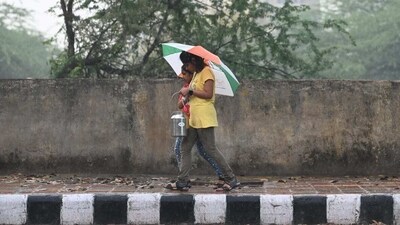 Several parts of Delhi received rain. More rain accompanied by thunderstorms is predicted during the day, the IMD said. (Vipin Kumar/ HT) Several parts of Delhi received rain. More rain accompanied by thunderstorms is predicted during the day, the IMD said. (Vipin Kumar/ HT)