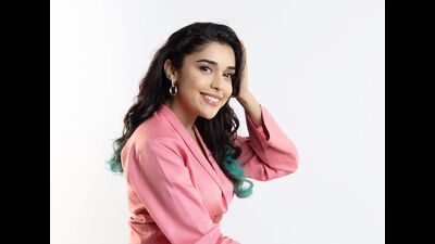 Eisha Singh recalls being fatshamed on her show: Someone told me that I should go to a dietician because I look fat Eisha Singh recalls being fatshamed on her show: Someone told me that I should go to a dietician because I look fat