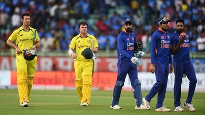 Mitchell Marsh and Travis Head along with KL Rahul, Shubman Gill, and Mohammed Siraj walk back to the pavilion (AFP) Mitchell Marsh and Travis Head along with KL Rahul, Shubman Gill, and Mohammed Siraj walk back to the pavilion (AFP)