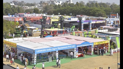 During kisan mela at PAU, farmers will be advised to become economically wise by being sustainability conscious through prudent use of water and fertilisers. (HT file photo for representation)