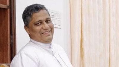 Mar Joseph Pamplany, Arch Bishop of Roman Catholic church, Thalassery (Twitter/@ShashiTharoor) Mar Joseph Pamplany, Arch Bishop of Roman Catholic church, Thalassery (Twitter/@ShashiTharoor)