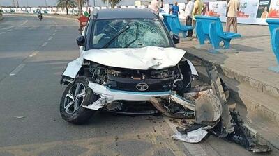 Police said the driver lost control and hit the divider and later hit the victim from behind (Twitter Photo) Police said the driver lost control and hit the divider and later hit the victim from behind (Twitter Photo)