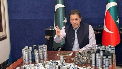 While Imran Khan was in Islamabad, over 10,000 armed Punjab police personnel entered his residence and arrested dozens of his supporters, Pakistan media reported. While Imran Khan was in Islamabad, over 10,000 armed Punjab police personnel entered his residence and arrested dozens of his supporters, Pakistan media reported.