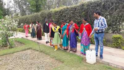 Women farmers get the tips on cultivating aromatic and medicinal plants. (HT Photo)