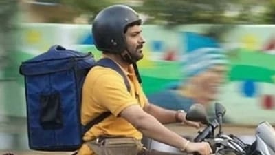 Kapil Sharma plays a food delivery guy in Zwigato. Kapil Sharma plays a food delivery guy in Zwigato.