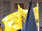 Khalistan supporters vandalising Indian consulate building in San Francisco (Screengrab of video from Twitter)