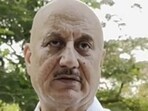 Anupam Kher addressed the media and asked them not to speculate on actor Satish Kaushik's cause of death. 