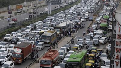 Among the 7.9 million vehicles in the Capital, personal cars and jeeps account for around 26%, while around 66.5% are two-wheelers. (Parveen Kumar/HT Photo)