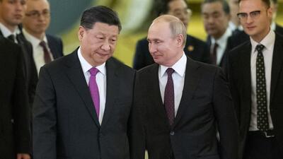 Chinese President Xi Jinping, left, and Russian President Vladimir Putin enter a hall for talks in the Kremlin in Moscow, Russia, June 5, 2019. (AP) Chinese President Xi Jinping, left, and Russian President Vladimir Putin enter a hall for talks in the Kremlin in Moscow, Russia, June 5, 2019. (AP)