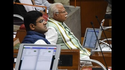 Haryana chief minister Manohar Lal Khattar and deputy CM Dushyant Chautala during the question hour in the ongoing budget session at Haryana Vidhan Sabha in Chandigarh on Monday. (Keshav Singh/HT) Haryana chief minister Manohar Lal Khattar and deputy CM Dushyant Chautala during the question hour in the ongoing budget session at Haryana Vidhan Sabha in Chandigarh on Monday. (Keshav Singh/HT)