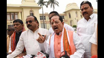 Leader of Opposition Vijay Kumar Sinha interacts with the media outside the Bihar Assembly on Monday. (Santosh Kumar/HT Photo) Leader of Opposition Vijay Kumar Sinha interacts with the media outside the Bihar Assembly on Monday. (Santosh Kumar/HT Photo)
