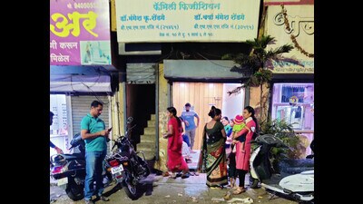 Rush outside clinics as H3N2 cases are on the rise. (HT FILE PHOTO)