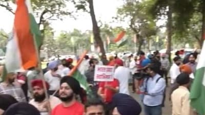 Members of Sikh community protesting outside the UK's high commission in Delhi (ANI) Members of Sikh community protesting outside the UK's high commission in Delhi (ANI)