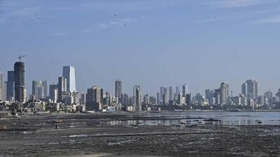 Weather in the city remained pleasant for a third day, with the daytime temperature peaking at 31.8 degrees Celsius, two degrees below normal. For the first time since February 1, the city is seeing below-normal daytime temperatures. (Vijay Bate/HT Photo) Weather in the city remained pleasant for a third day, with the daytime temperature peaking at 31.8 degrees Celsius, two degrees below normal. For the first time since February 1, the city is seeing below-normal daytime temperatures. (Vijay Bate/HT Photo)