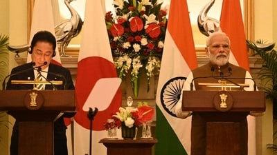 Japan PM Fumio addresses press meet with PM Modi at Hyderabad House.&nbsp; (RajkRaj/ Hindustan Times)