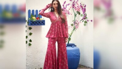 Aditi Rao Hydari strikes some elegant poses for the camera and takes breath of many with her 'adaa.' (Instagram/@aditiraohydari) Aditi Rao Hydari strikes some elegant poses for the camera and takes breath of many with her 'adaa.' (Instagram/@aditiraohydari)