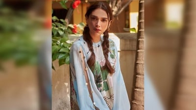 Aditi Rao Hydari elevated her look with a pair of blue chunky heels and minimal accessories. (Instagram/@aditiraohydari) Aditi Rao Hydari elevated her look with a pair of blue chunky heels and minimal accessories. (Instagram/@aditiraohydari)