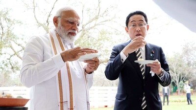 PM Modi, Japanese PM Fumio Kishida trying 'gol-gappe' in Delhi on Monday.