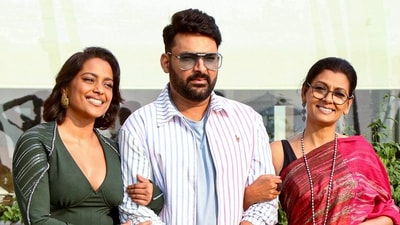 Kapil Sharma with Sahana Goswami and Nandita Das during the promotions of Zwigato. (PTI) (PTI) Kapil Sharma with Sahana Goswami and Nandita Das during the promotions of Zwigato. (PTI) (PTI)