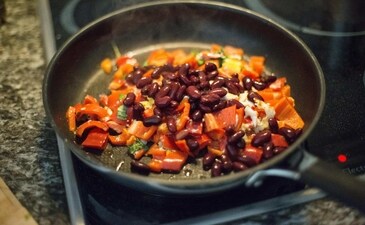 No kitchen is complete without a cooking pan and here are some of the best options available online. (Pexels) No kitchen is complete without a cooking pan and here are some of the best options available online. (Pexels)