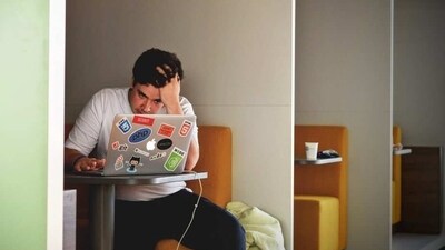 Interacting so often with computers may be fueling some amnesia in how to treat other humans (Photo by Tim Gouw on Unsplash) Interacting so often with computers may be fueling some amnesia in how to treat other humans (Photo by Tim Gouw on Unsplash)