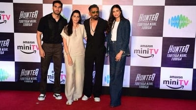 Suniel Shetty was joined by his wife Mana Shetty, daughter Athiya Shetty and son Ahan Shetty at the screening of his web show, Hunter Tootega Nahi Todega. (Varinder Chawla) Suniel Shetty was joined by his wife Mana Shetty, daughter Athiya Shetty and son Ahan Shetty at the screening of his web show, Hunter Tootega Nahi Todega. (Varinder Chawla)