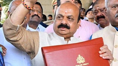 These investment proposals expected to provide employment opportunities for 77,606 people in Karnataka. (ANI) (HT_PRINT) These investment proposals expected to provide employment opportunities for 77,606 people in Karnataka. (ANI) (HT_PRINT)