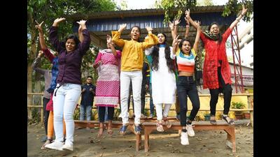 Students rejoice in Patna after BSEB intermediate results were declared on Tuesday. A total of 30 students, including 21 girls, have figured in the top six rank holders’ list. (Santosh Kumar/HT Photo) Students rejoice in Patna after BSEB intermediate results were declared on Tuesday. A total of 30 students, including 21 girls, have figured in the top six rank holders’ list. (Santosh Kumar/HT Photo)