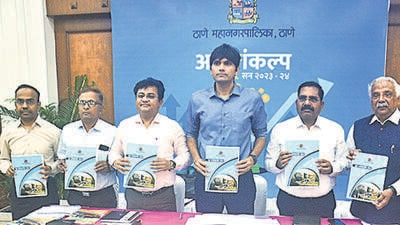 Thane, India - March 21, 2023: TMC Commissioner Abhijit Bangar presenting the budget of Thane Municipal Corporation (TMC), in Thane, India, on Tuesday, March 21, 2023. (Praful Gangurde/HT Photo) (HT PHOTO) Thane, India - March 21, 2023: TMC Commissioner Abhijit Bangar presenting the budget of Thane Municipal Corporation (TMC), in Thane, India, on Tuesday, March 21, 2023. (Praful Gangurde/HT Photo) (HT PHOTO)