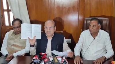 The Delhi BJP legislators alleged that the approval for the budget was delayed because the AAP government did not reply on time to the queries raised by LG on the budget proposals. (Video grab) The Delhi BJP legislators alleged that the approval for the budget was delayed because the AAP government did not reply on time to the queries raised by LG on the budget proposals. (Video grab)