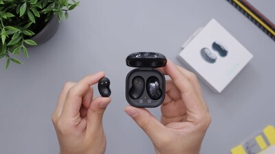 Earbuds under  ₹2500 ensure your gaming experience is amazing. (Unsplash)